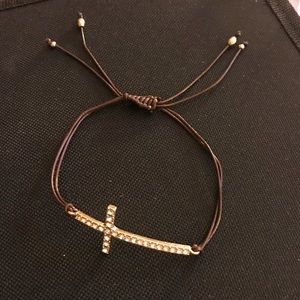 Adjustable cross bracelet